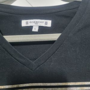 GIVENCHY TSHIRT